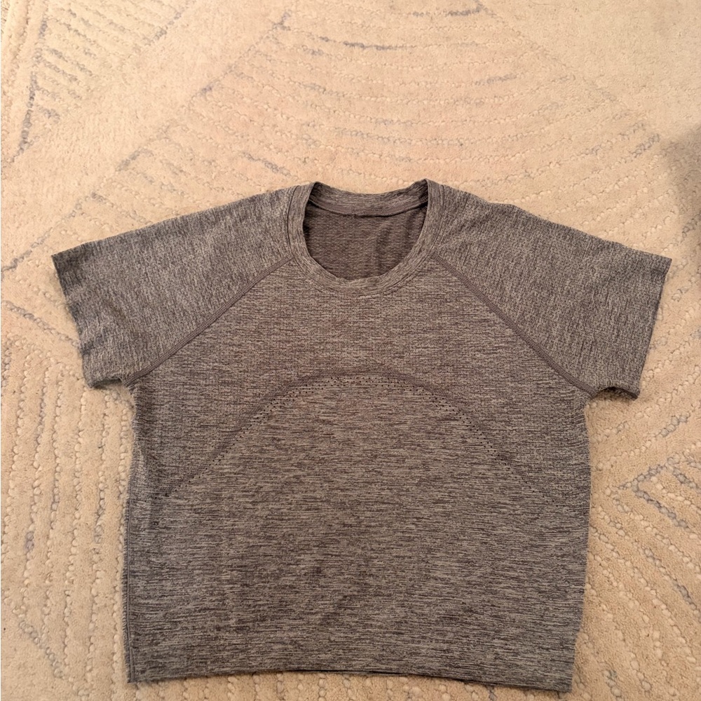 Lululemon athletic cropped grey tee
